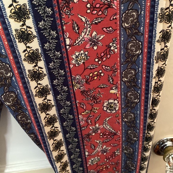 Bell bottoms!  Super soft! Gorgeous fabric. Poly/spandex - Picture 2 of 5